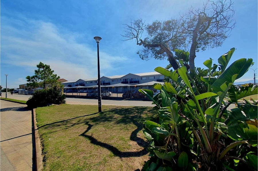 1 Bedroom Property for Sale in Heiderand Western Cape
